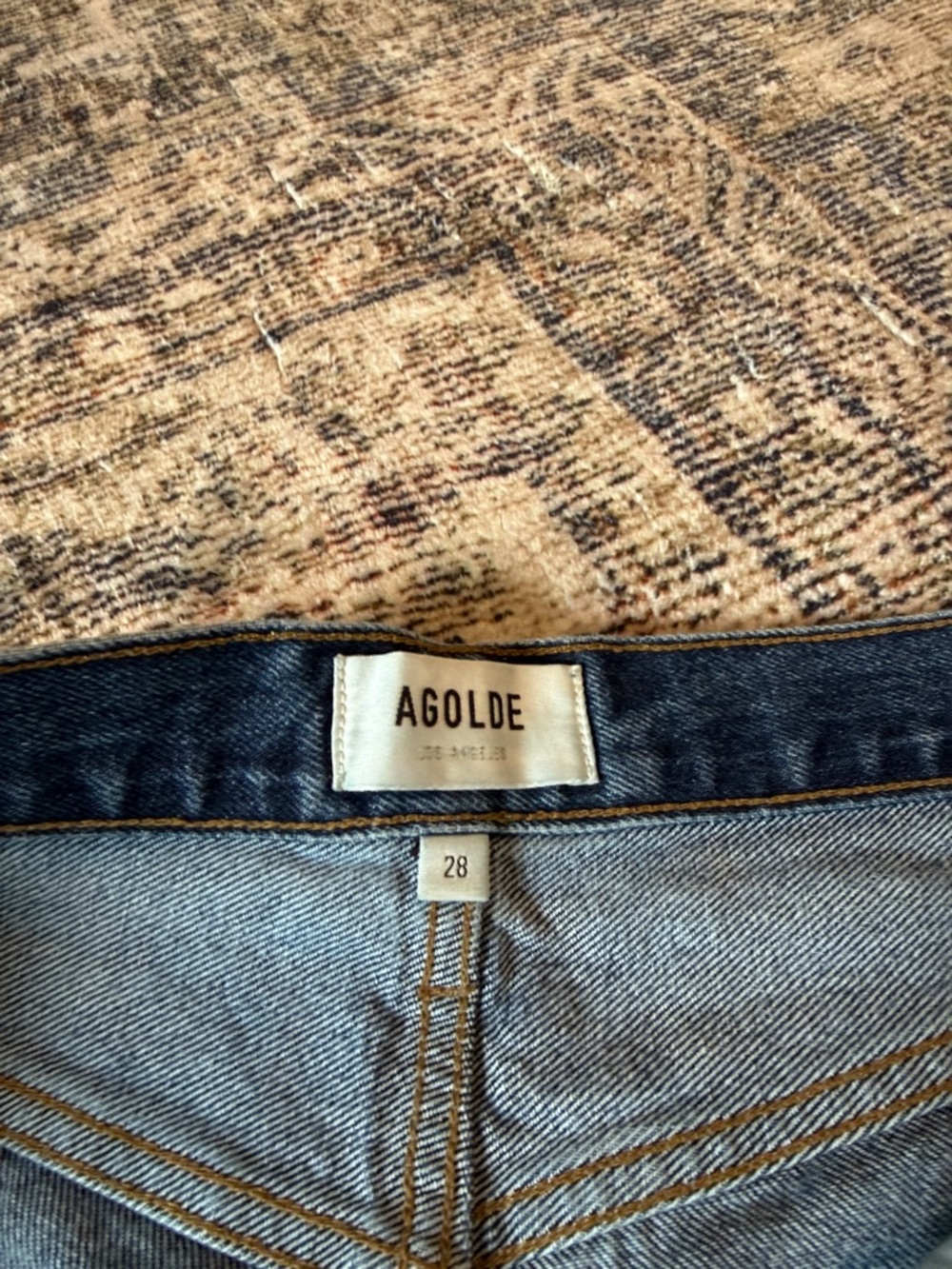 Agolde Riley Shorts - Picture 2 of 3